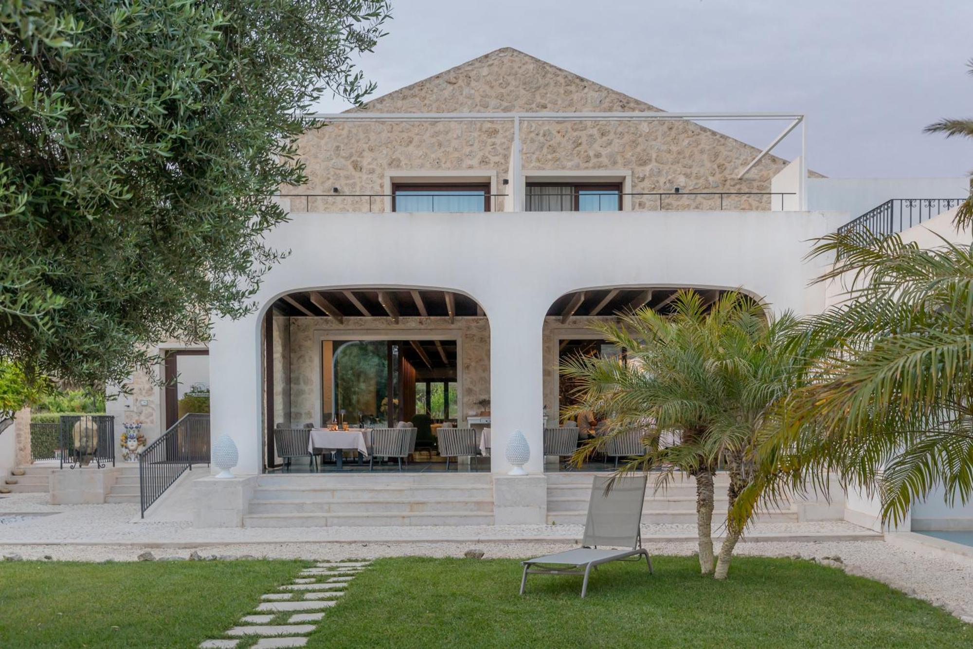 Borgo Giallonardo Wine Relais Realmonte Exterior photo