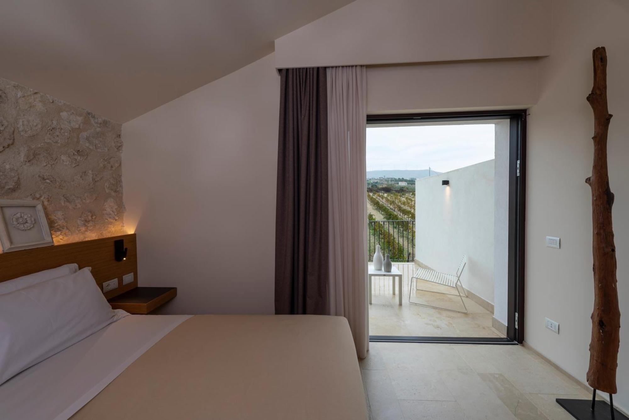 Borgo Giallonardo Wine Relais Realmonte Exterior photo