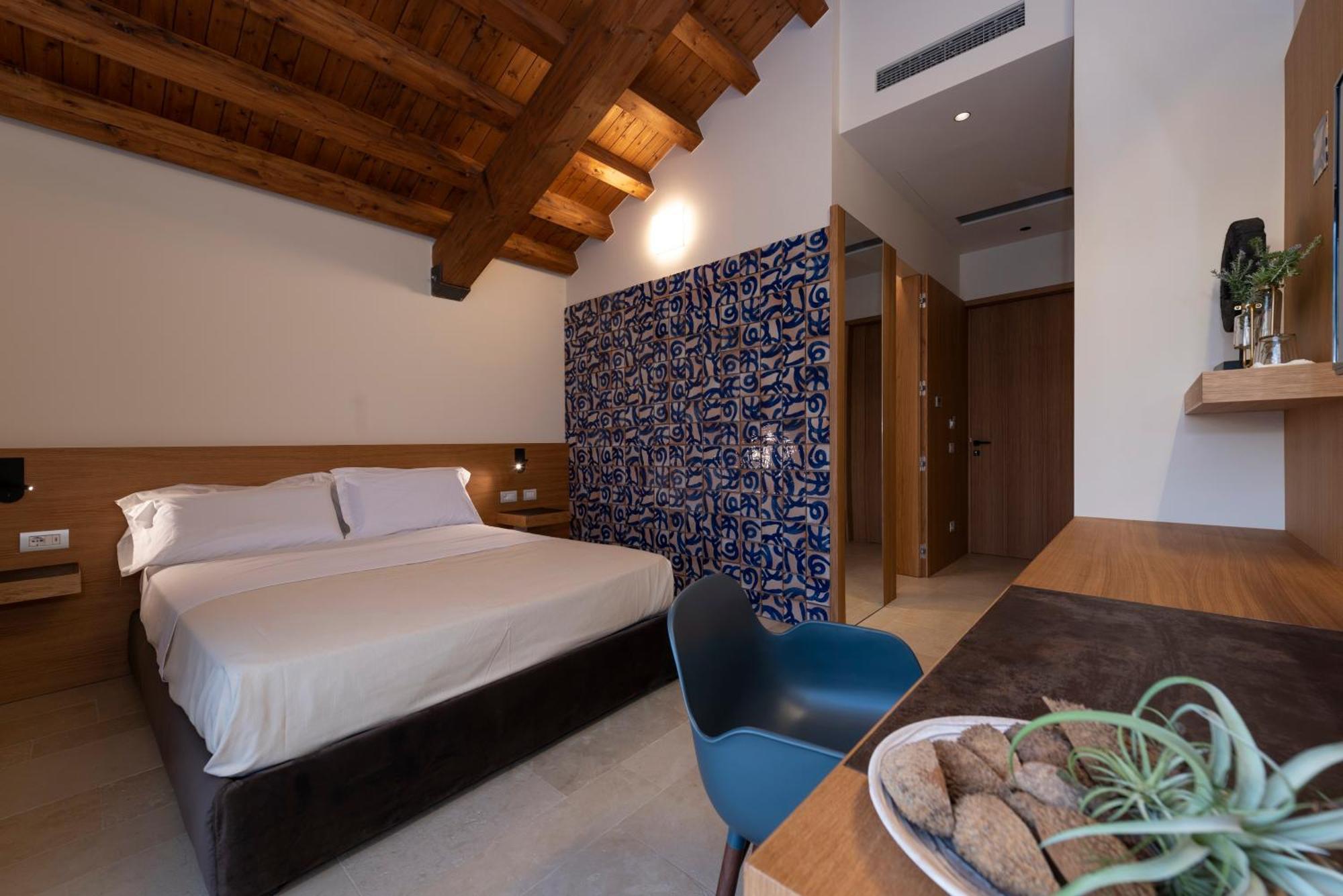 Borgo Giallonardo Wine Relais Realmonte Exterior photo
