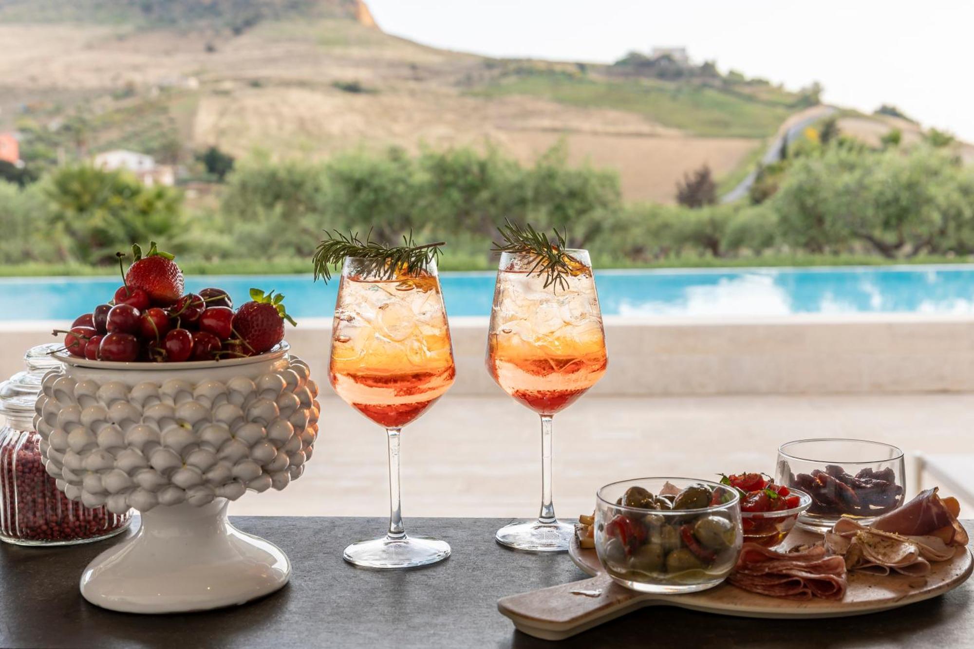 Borgo Giallonardo Wine Relais Realmonte Exterior photo