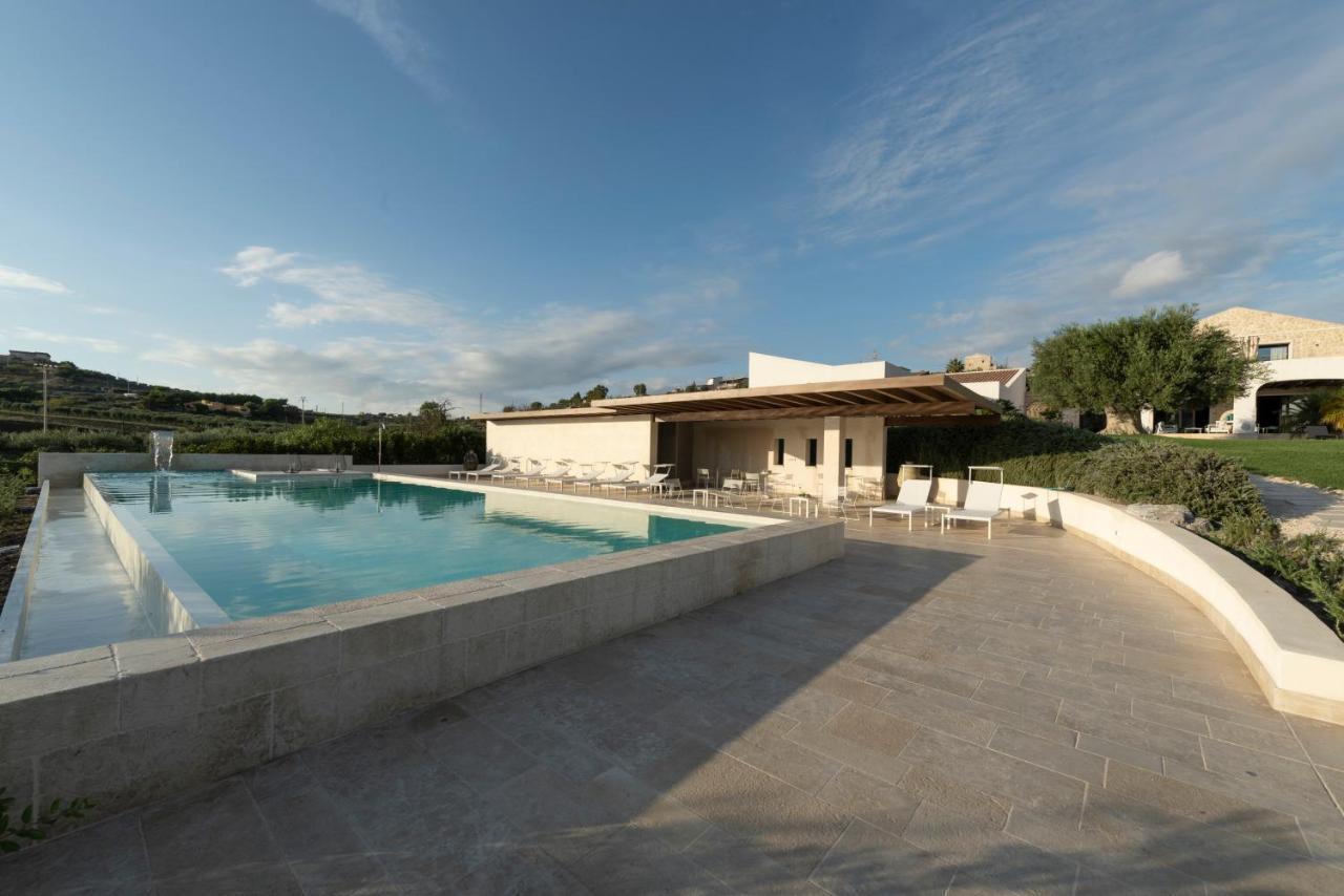 Borgo Giallonardo Wine Relais Realmonte Exterior photo