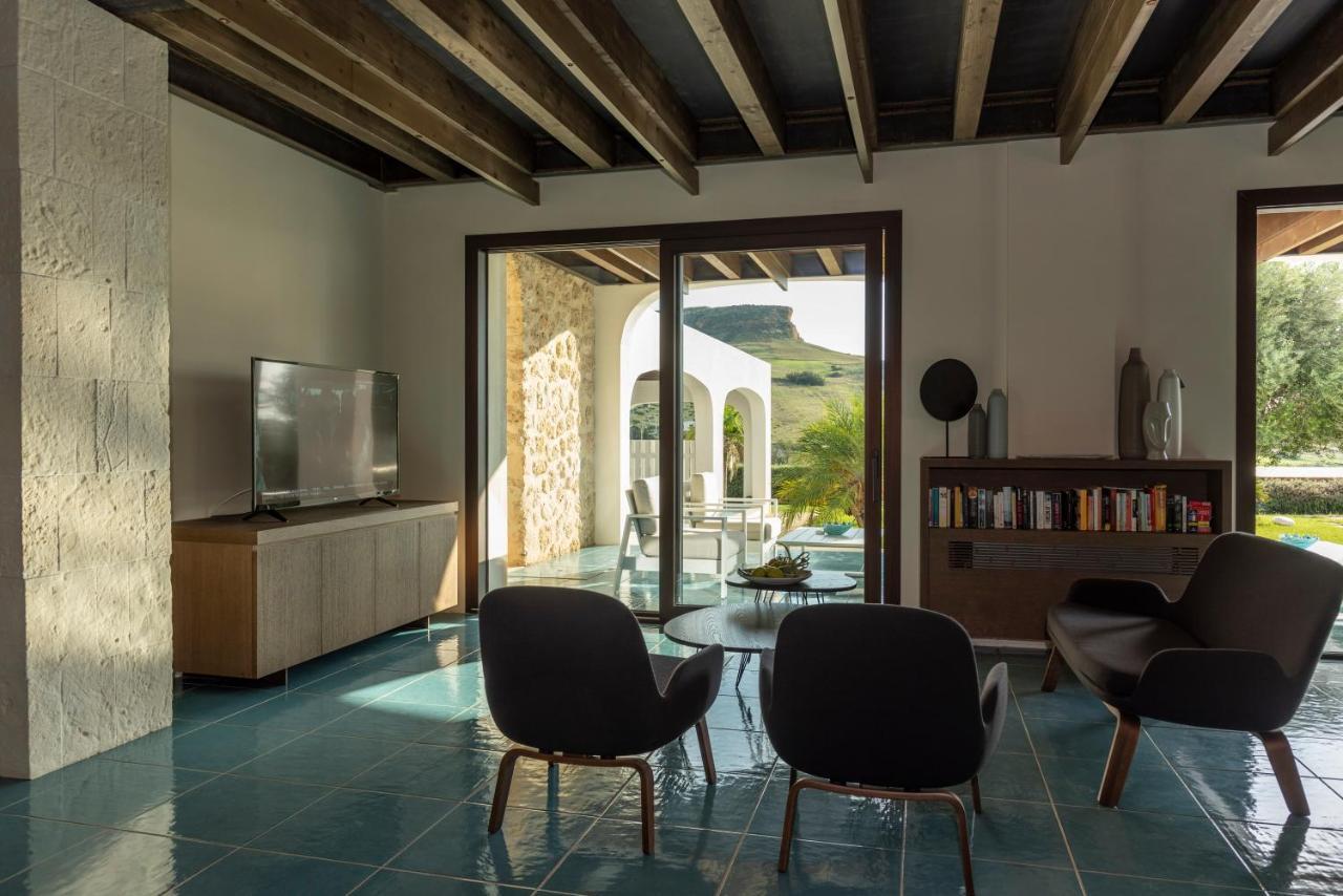 Borgo Giallonardo Wine Relais Realmonte Exterior photo